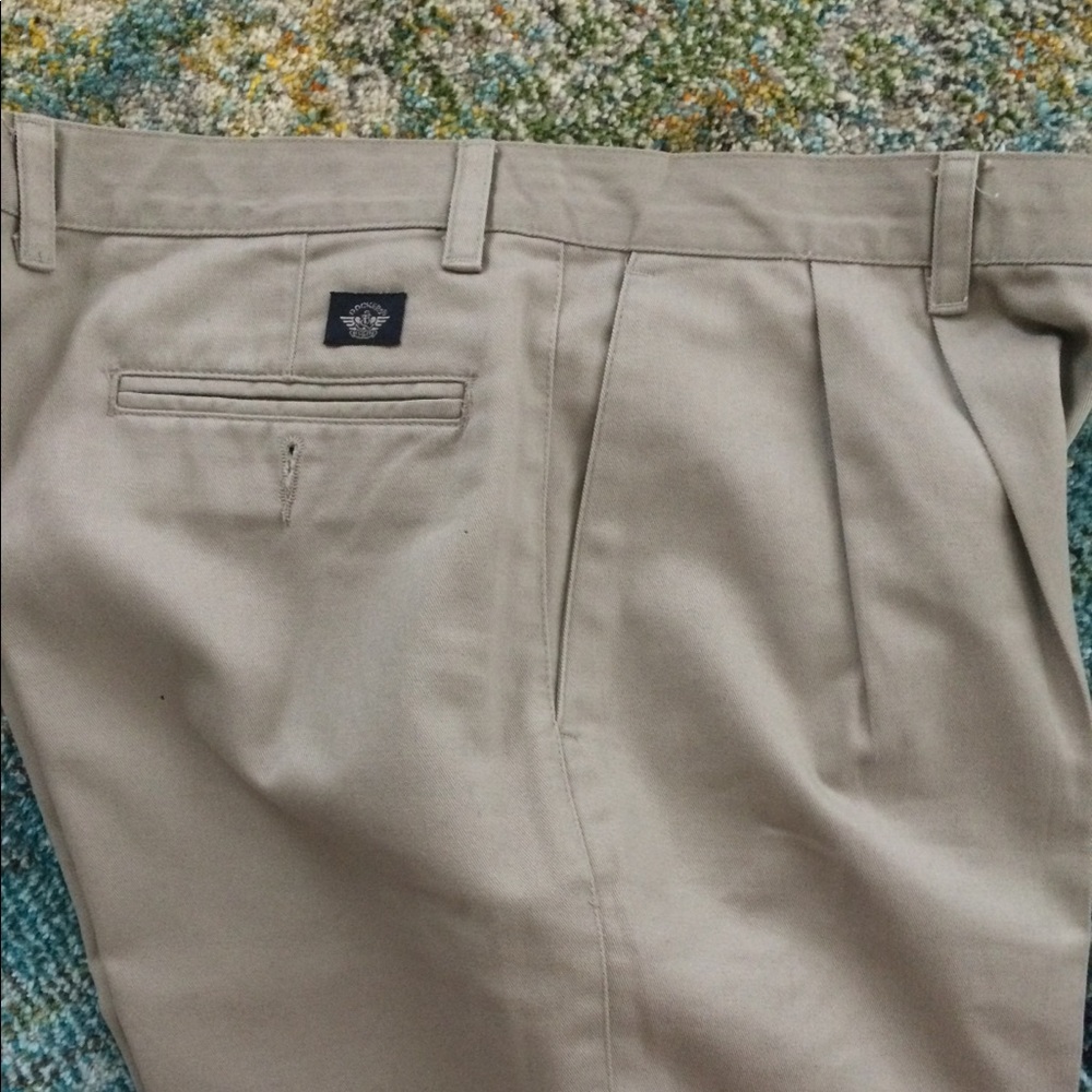 Dockers no wrinkle twill.  38/32